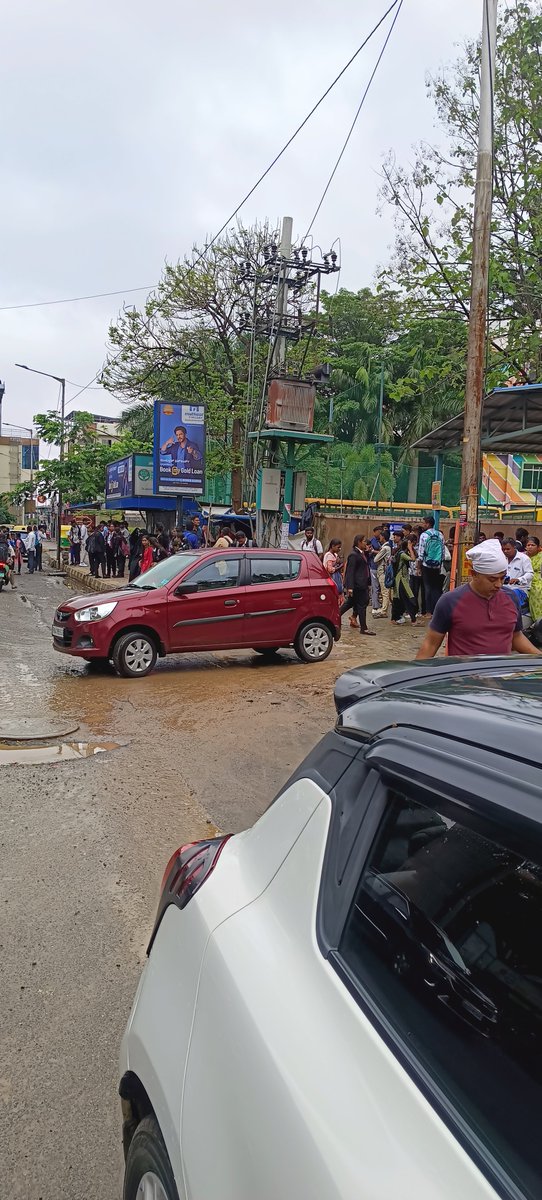 twitgoudar's tweet photo. Students unable to go to college due to water logging opposite to rvce Mysore road @BBMPCOMM @SomBBMP_Zonal https://t.co/MSbzWppgjR