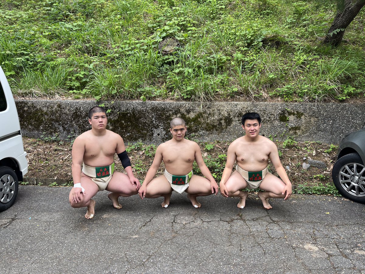 takehara_sumo's tweet photo. 5月18日に石川県で行われた金沢大会に出場しました‼️
団体戦では1勝することができましたが、決勝トーナメントに進出することはできませんでした💦
見つかった課題を次の県総体に活かせるように頑張っていきたいと思います🔥👊 https://t.co/hw7HlICIfq