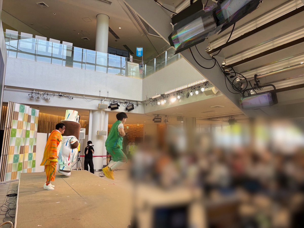 ProWanpakuyama's tweet photo. NHK仙台放送局でのイベント
「100年どーもくんがいく！」の2ステージでした♪
子どもたちの考える表情、親子での時間、そして踊ったり遊んだりの姿がとても素敵でした♪
次はどこの地域に行けるかとても楽しみです😌お近くの際には是非遊びに来て下さいね🌈どーもくん、100年仮面ありがとうー！！ https://t.co/o9s1DjPj1C