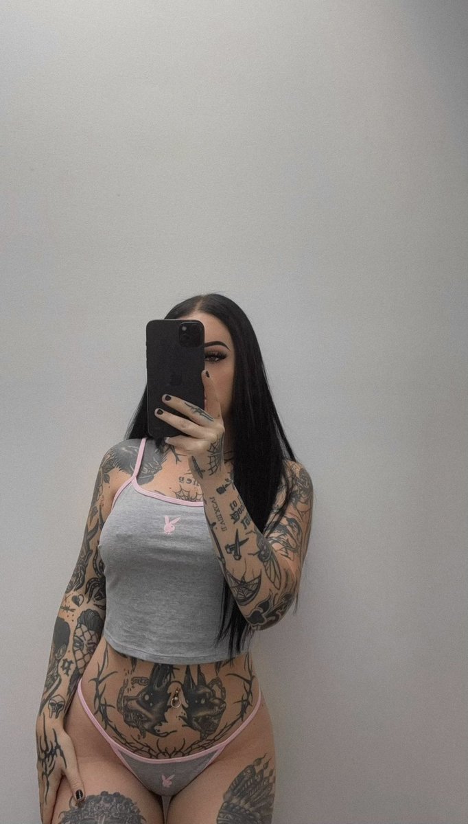 Paige 🖤 tweet media