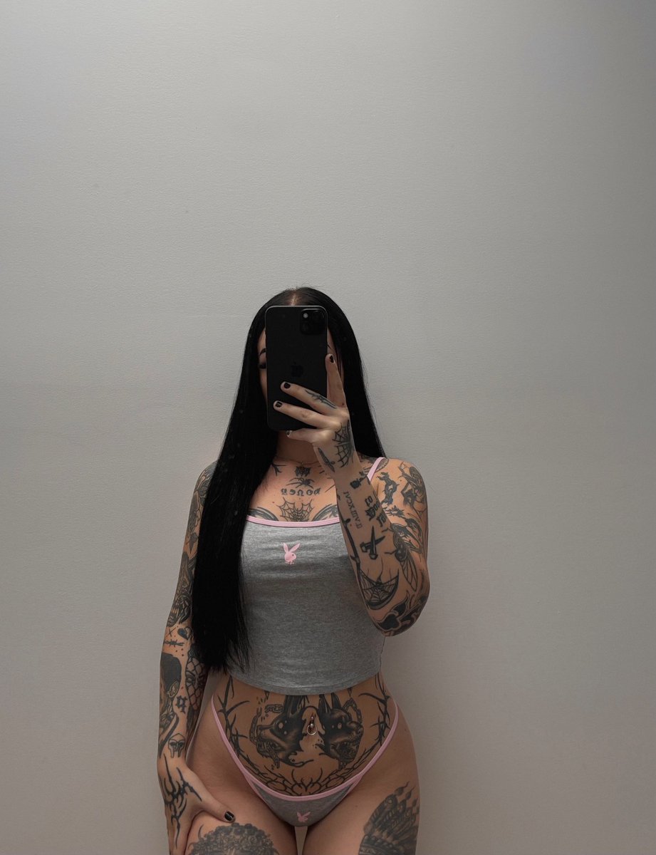 Paige 🖤 tweet media