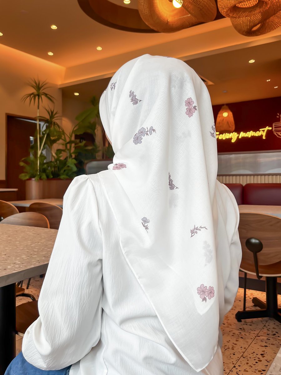 “macam lama dah misriscarves tak keluarkan bawal printed”

Releasing soon ✨🍒