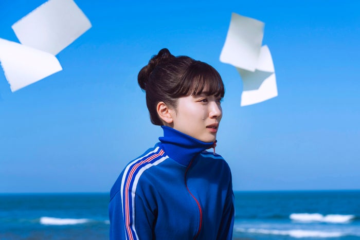 modelpress's tweet photo. 永野芽郁主演「かくかくしかじか」
公開3日で興行収入1.69億円🎬️

観客動員数125,100人を突破し
実写邦画1位スタート✍️
https://t.co/CSpHJ7l5z4

💭SNSでは「泣ける」の声も
“泣き”の演技に定評がある永野。NGなし一発OKの演技に、共演の大泉洋も驚きを隠せなかったという。

#映画かくしか https://t.co/7MqrGxxsRa