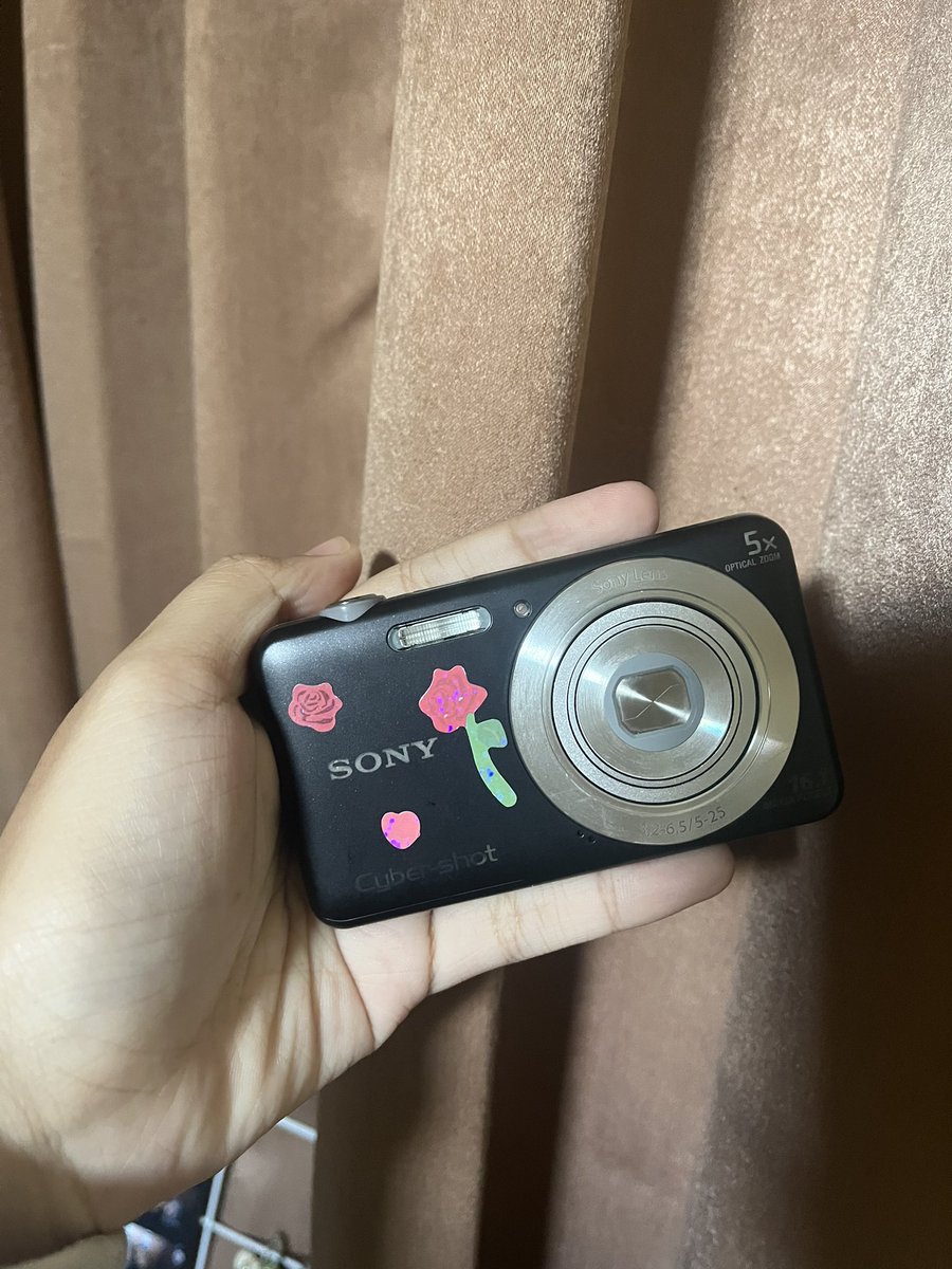 WTS Digicam tweet media