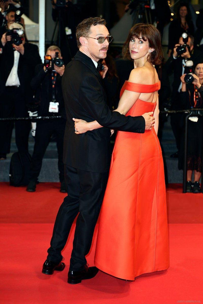 cumberbatchcom's tweet photo. [GALLERY UPDATE] [+273 photos] Benedict Cumberbatch and Sophie Hunter attending the world premiere for 'The Phoenician Scheme' at the Cannes International Film Festival  

https://t.co/gnZ1enZnom https://t.co/NZ4Agm8xXc