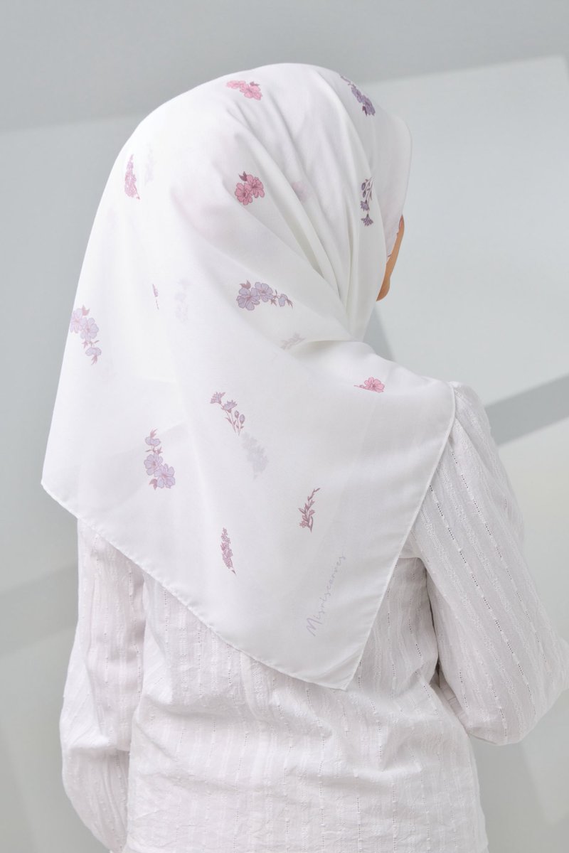 “Where elegance meets subtle bloom — let your style whisper grace.”

Introducing our first code for the Gleam Garden series , Bloomy 🌥️

A delicate dance of colors with a base of off-white, accented by soft pink and French lilac.