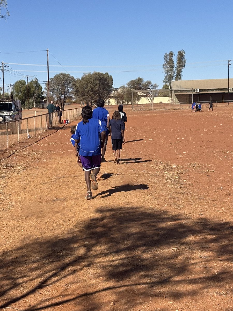 Run4Blue is over the half way mark and still going strong in Burringurrah. Beautiful Autumn day in the low 20’s made it a comfortable day for running.

#Burrischool #Run4Blue