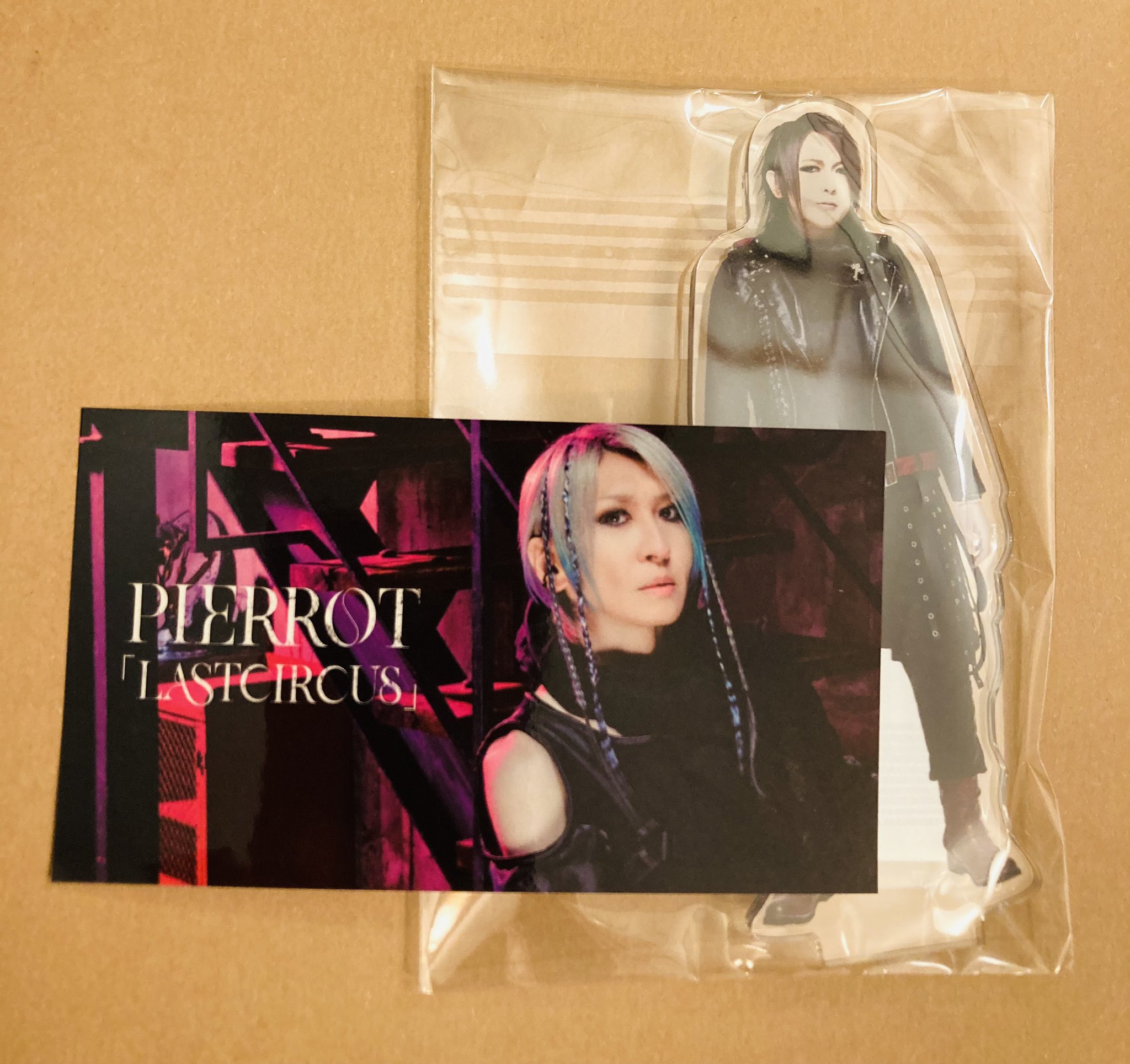 Amazon.co.jp: PIERROT 2/9 ロト アクリルスタンド 缶ミラー 銀