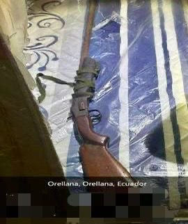 Comandos de la Frontera asesinaron a 11 militares con este tipo de armamento según el Ministerio de Defensa.
¿Están aceptando que les mandaron a morir a militares sin capacidad para enfrentar a una escopeta? o es un nuevo falso positivo en su supuesto combate efectivo