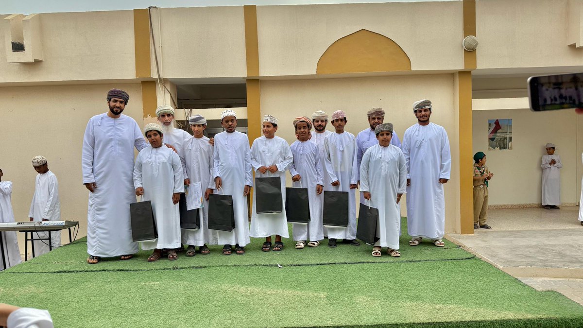 مع نهاية العام الدراسي الثاني تتشرف إدارة مدرسة كعب بن عمرو بتكريم طلبة الدمج على مواصلتهم للتعلم طوال السنة الدراسية.