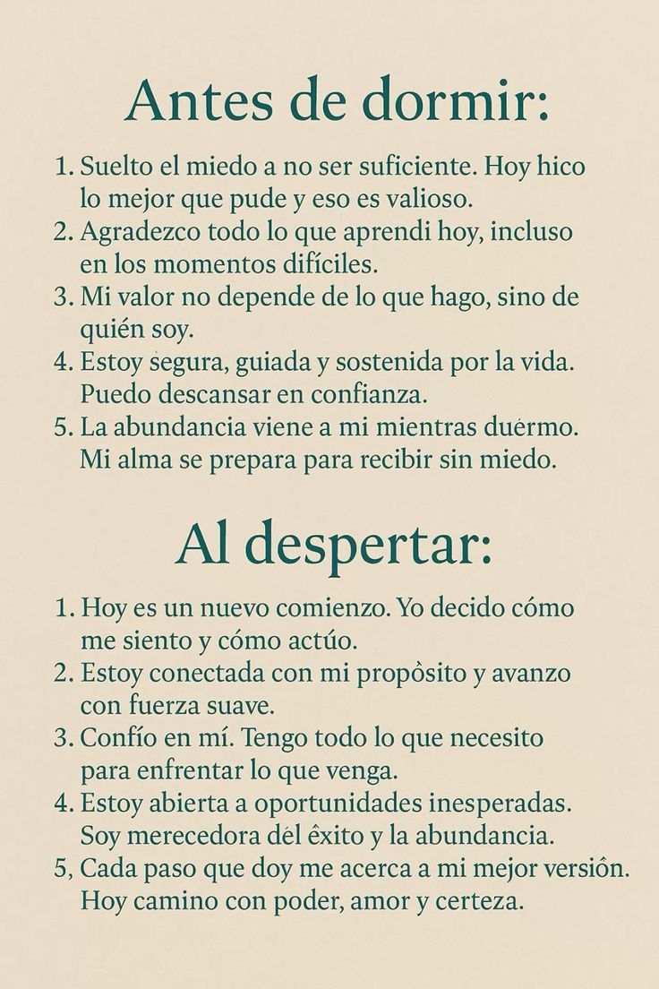 Motivosentuvida's tweet photo. Antes de dormir 😴 🙏🙏🙏🙏👇👇
#FelizDomingo 
#BuenasNoches 
#FrasesParaElAlma 
#BuenasNochesATodos https://t.co/gzPvM7ulWc