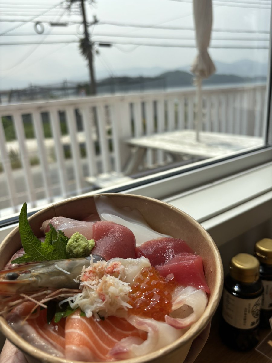 Pororin123's tweet image. エビの勝ち。
#糸島食堂
#海鮮丼