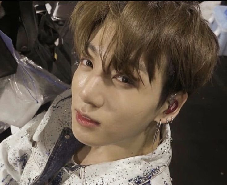 sequexl's tweet image. taekook • kookv
oneshot au; “live streamer &amp;amp; pemilik bakery imut”