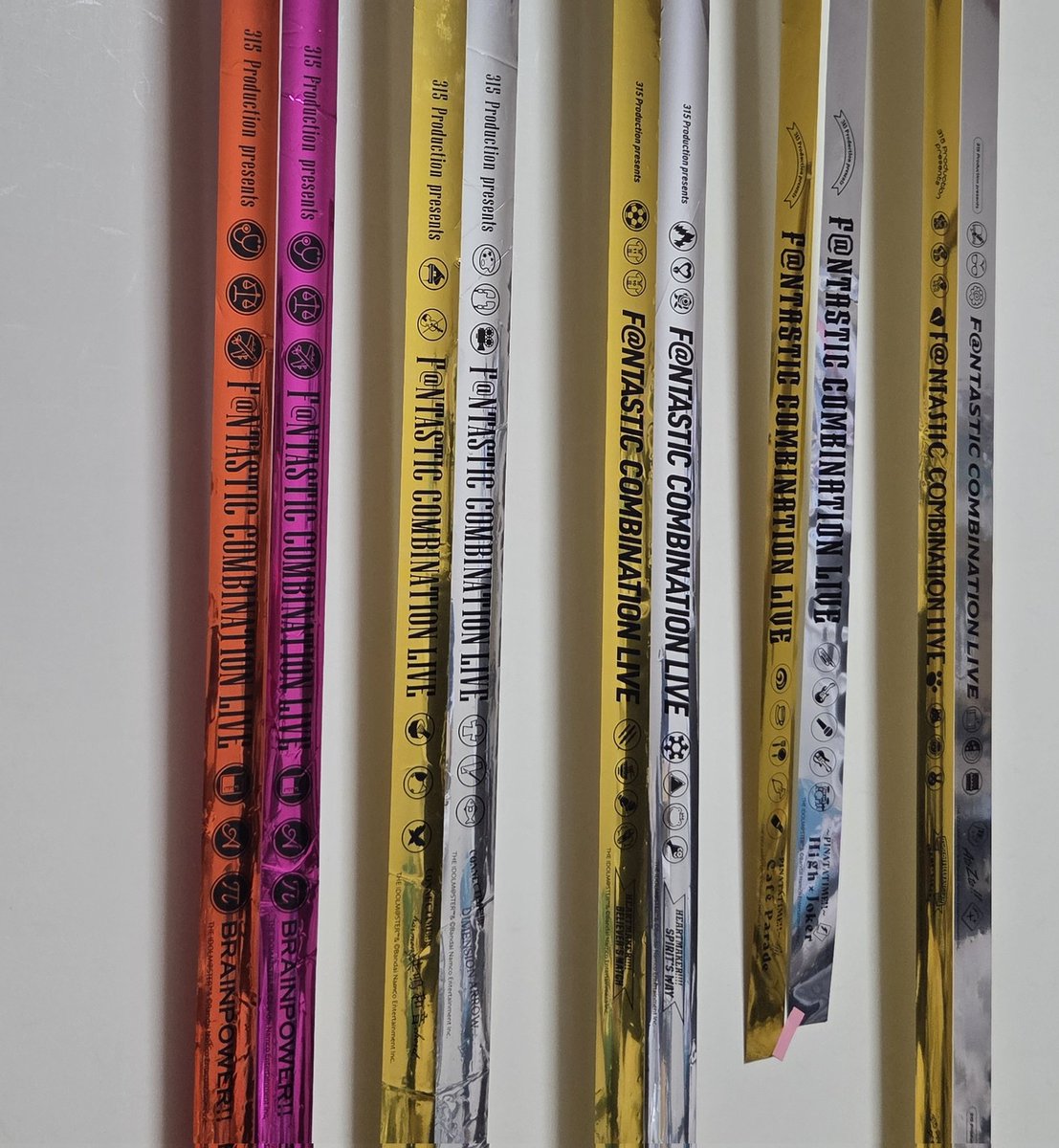 DeNken_RomAn's tweet photo. プチファンコン博物館
銀テ
HMとCOR、AZtoが最長、
PTが最短
各ライブフォントとかデザイン違ってて最高‼️‼️‼️‼️‼️
#SideMFANCOMLIVE_BP
#SideMFANCOMLIVE_CT
#SideMFANCOMLIVE_HM
#SideMFANCOMLIVE_PT
#SideMFANCOMLIVE_COR
#SideMFANCOMLIVE_AZto https://t.co/U3VvV6RcQt