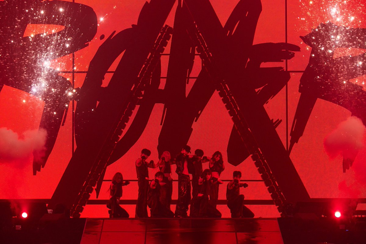 SMTOWNGLOBAL's tweet image. 엑소 카이, 이래서 좋아하지! 첫 솔로 콘서트 ‘KAION’ 전석 매진 大성황
9천 관객과 호흡한 ‘월드클래스 퍼포머’…‘완벽 그 이상’의 스테이지
“간절함으로 준비한 공연, ‘진정한 도파민은 카이’라는 확신 얻어가길”

m.entertain.naver.com/home/article/6…

#KAI #카이
#EXO #엑소 #weareoneEXO
#KAION…