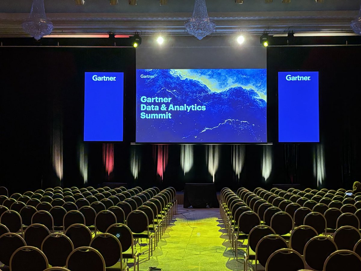 tichishi's tweet photo. 着々と準備が進んでおります
明日にはここが満席に...ゾクゾクする！
#GartnerDA ⁦@Gartner_jp⁩ https://t.co/S7l3rQt3Md