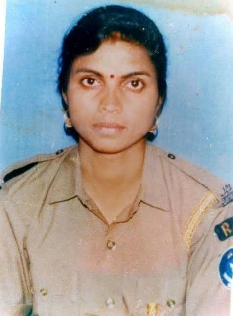 vamsee123's tweet photo. In 2001, five terrorists dressed in army uniforms rushed towards Gate # 1 of #Parliament in an ambassador car. The terrorists plan was to attack our Parliament &amp; kill 200 MPs. At the same time, Kamlesh Yadav, a CRPF constable on duty there, noticed the difference in the speed
1/3 https://t.co/Ehw5p4siT1