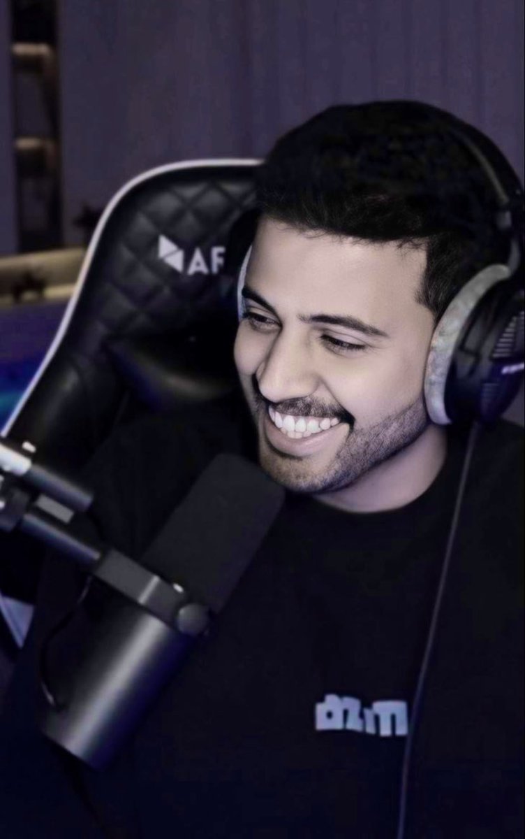 السعادةُ هي شخصٌ تضحكُ معه بلا سبب ...❤️
#سبايكي