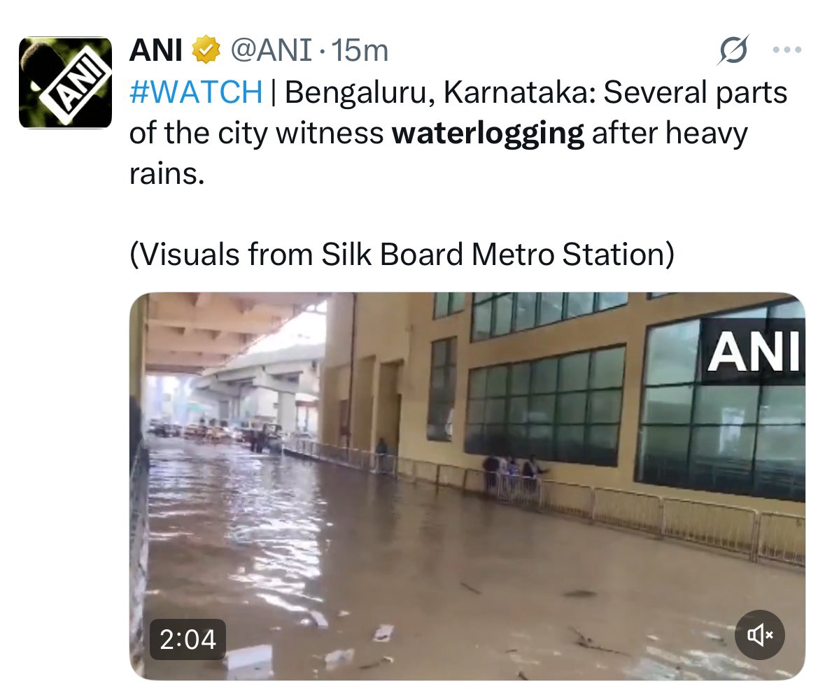 Shehzad_Ind's tweet photo. Khata Khat Model of Congress 

Spell of rain in Bengaluru…

Water logging on main roads
Complete chaos
Traffic disrupted 
People left in distress 

This is what happens when you waste money of tax payers on loot and jhooth.. people forced to pay high taxes by Karnataka govt and get this in return!