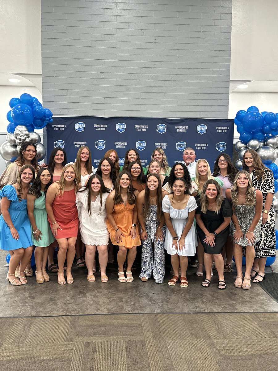 McLennan_SB's tweet photo. Banquet ✅ https://t.co/RT8XfVQAsT