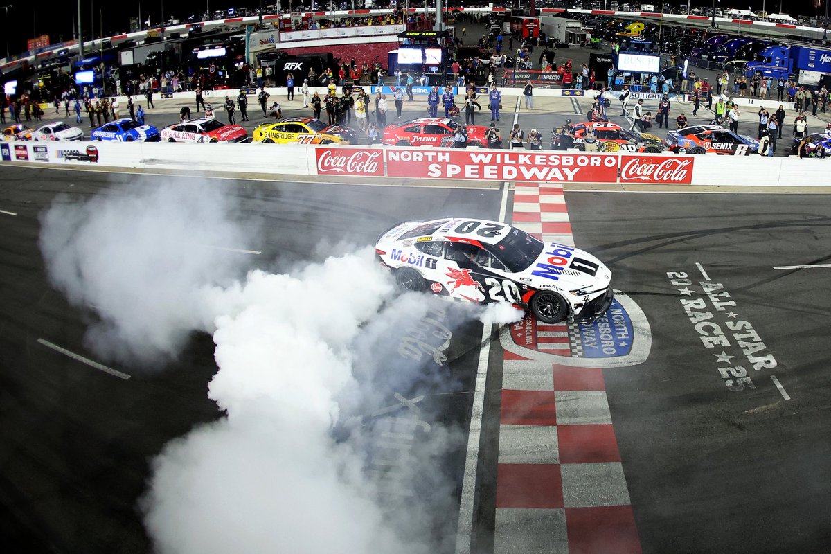 CBellRacing's tweet image. The @mobil1racing Camry was the Million Dollar Camry
#teamtoyota