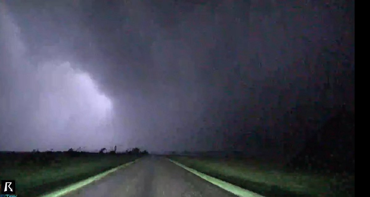 BradArnoldWX's tweet photo. MASSIVE wedge tornado just crossed in front of me just NW of Preston, KS!!! https://t.co/SVY1QVpDEr