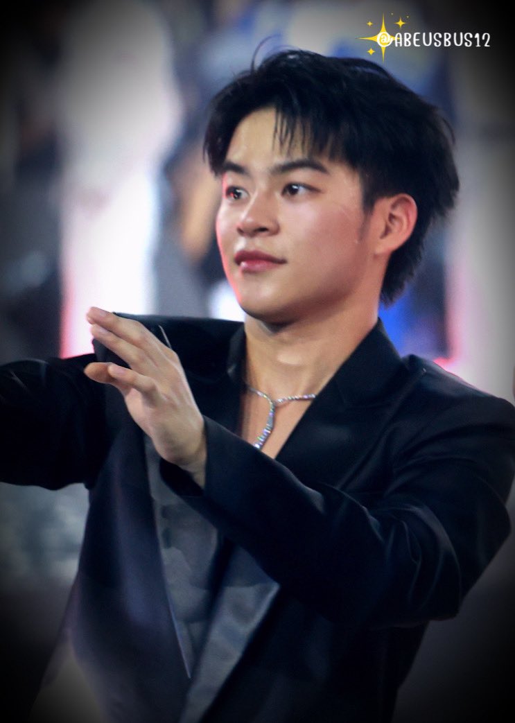 ABEUSBUS12's tweet photo. กี่ขวบค้าบบบบบจิ๊ด
#MARCKRIS
#OLYMPOPDAY
#BUSbecauseofyouishine https://t.co/aix1rHAlPW