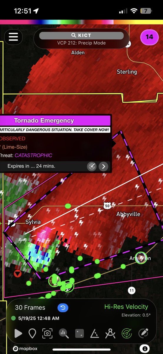 Wx7Zero's tweet photo. HUGE TORNADO ON THE GROUND HEADED TOWARDS PLENVA TAKE COVER NOW #wxtwitter #TornadoEmergency #kswx @MaxVelocityWX https://t.co/CB6aAyOJ3d