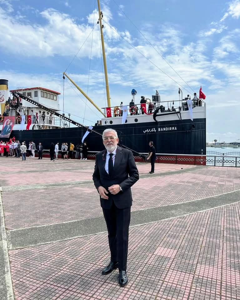 Atatürk 106 yıl önce modern, laik Türkiye Cumhuriyeti'ne giden yolu buradan başlattı.
Bugün, ben de diyorum ki, Atatürk'ün hedeflerine azimle yürüyeceğiz ve laik Türkiye Cumhuriyeti ilelebet payidar olacak.