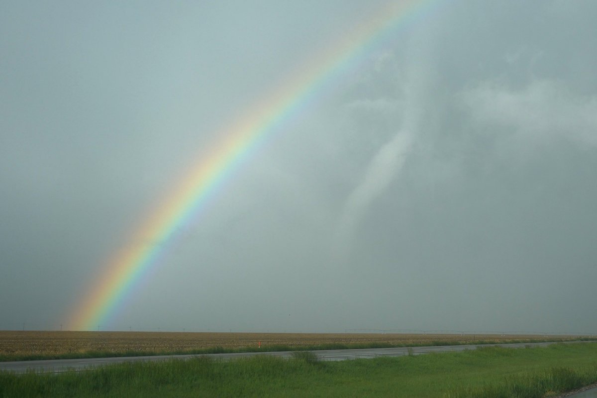 EvenMorePi's tweet photo. Grinnell, KS violent #tornado. Multiple vehiles were thrown from I70 https://t.co/oRUj6oP3VV