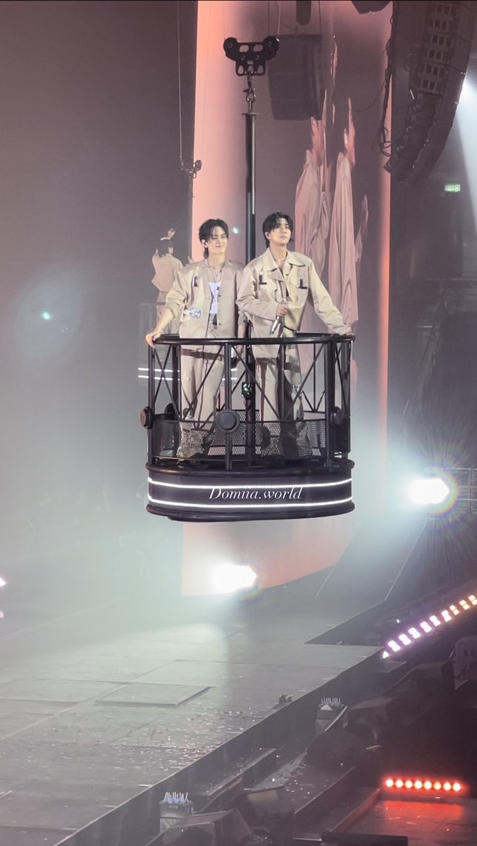ou_dear's tweet photo. ขอจารึกลงทล.ตัวเองหน่อยว่าครั้งหนึ่งได้เป็นตัวเล็กๆในคอน LOL2025 สนุกมาก ดีใจและมีความสุขมากๆที่ได้เห็นน้องๆบนสเตจ เพิร์ธแซนต้าเก่งมาก เอาอยู่ทุกโชว์ ขอให้ได้เห็นผลงานน้องๆไปเรื่อยๆนะ จะคอยซัพพอร์ตเสมอ
PERTHSANTA LOVEMOSPHERE
#LOLFanFest2025
#เพิร์ธแซนต้า #PerthSanta https://t.co/0jj643v6uB
