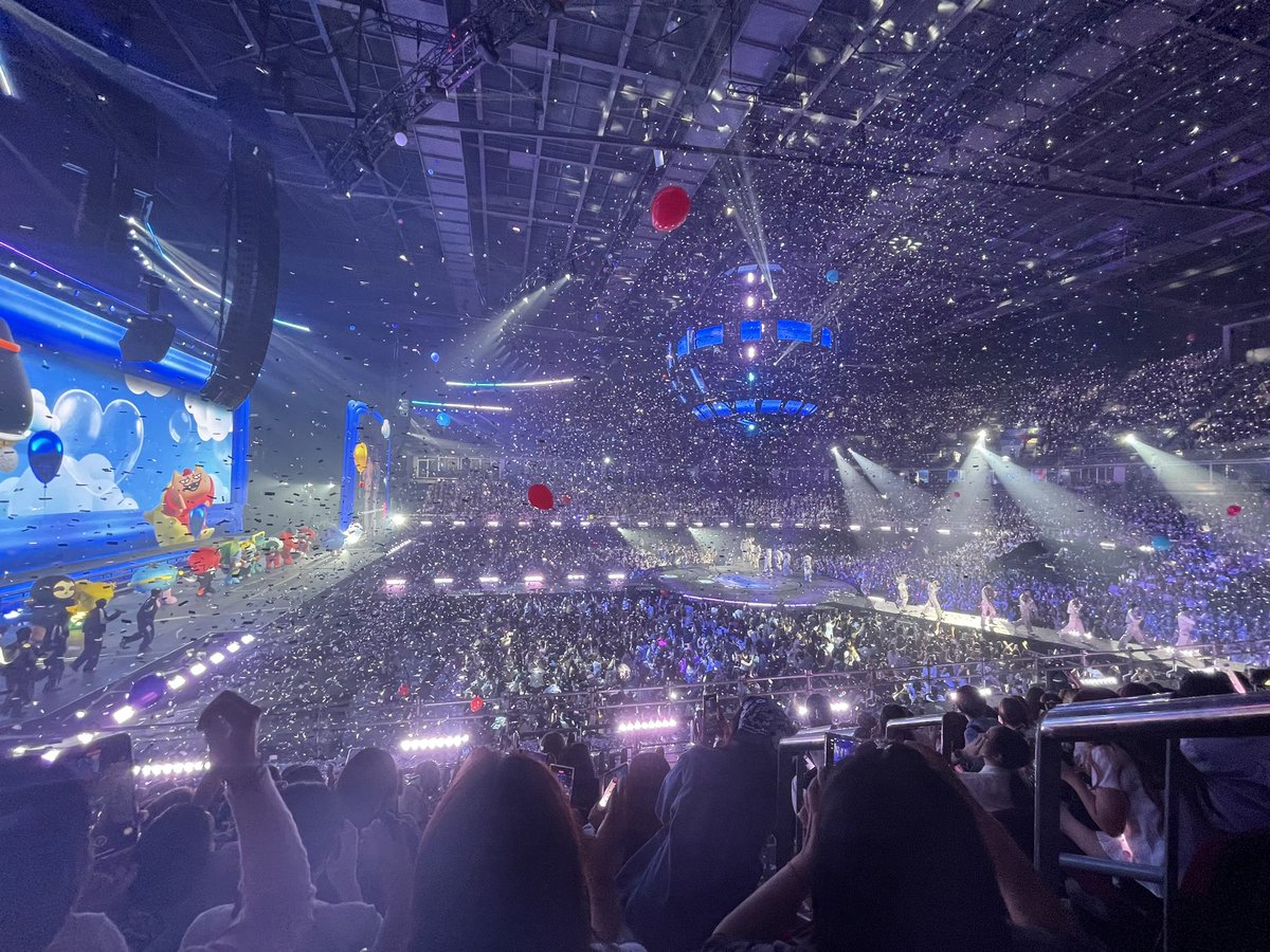ou_dear's tweet photo. ขอจารึกลงทล.ตัวเองหน่อยว่าครั้งหนึ่งได้เป็นตัวเล็กๆในคอน LOL2025 สนุกมาก ดีใจและมีความสุขมากๆที่ได้เห็นน้องๆบนสเตจ เพิร์ธแซนต้าเก่งมาก เอาอยู่ทุกโชว์ ขอให้ได้เห็นผลงานน้องๆไปเรื่อยๆนะ จะคอยซัพพอร์ตเสมอ
PERTHSANTA LOVEMOSPHERE
#LOLFanFest2025
#เพิร์ธแซนต้า #PerthSanta https://t.co/0jj643v6uB