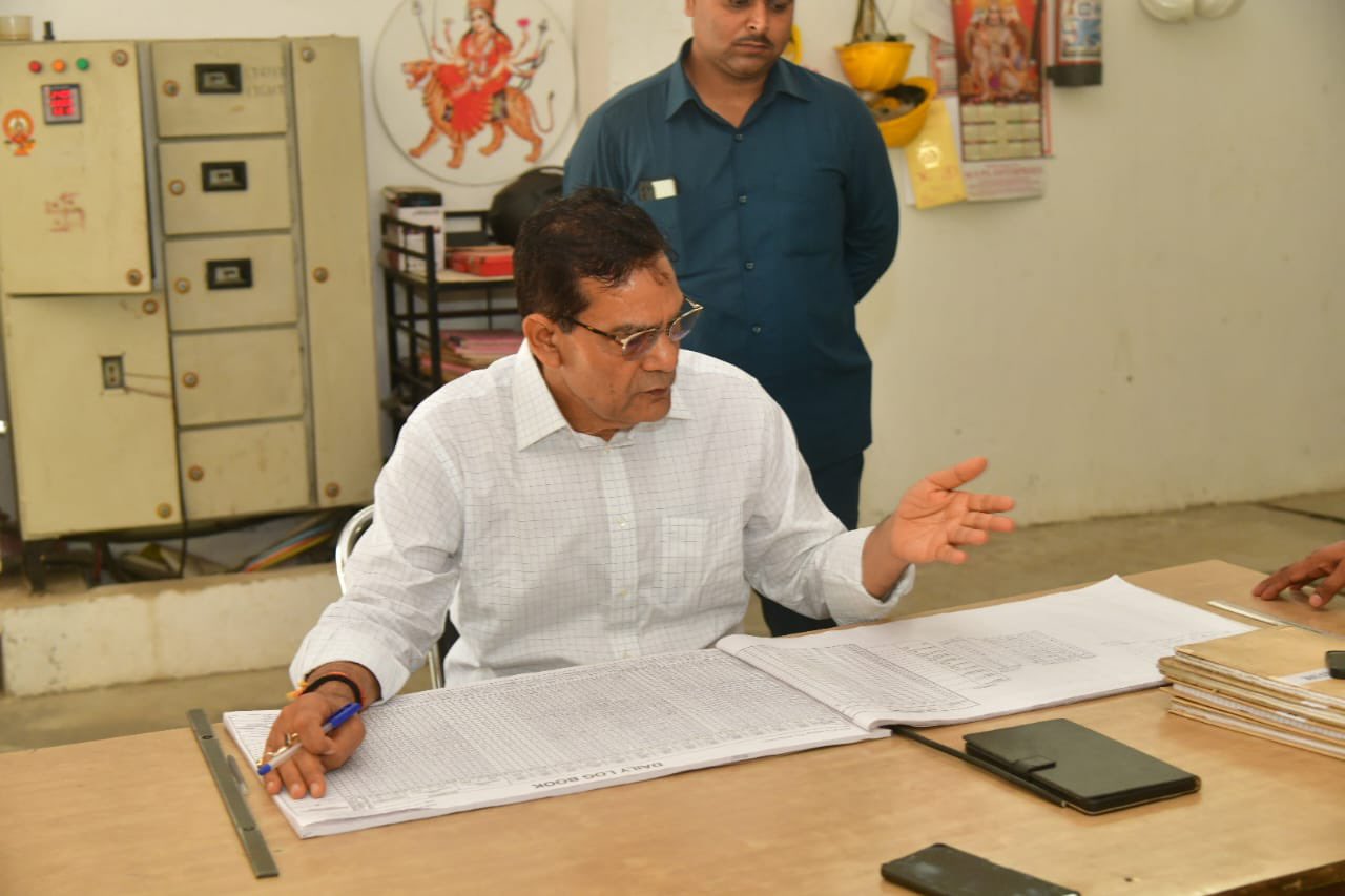 A K Sharma - ऊर्जा मंत्री