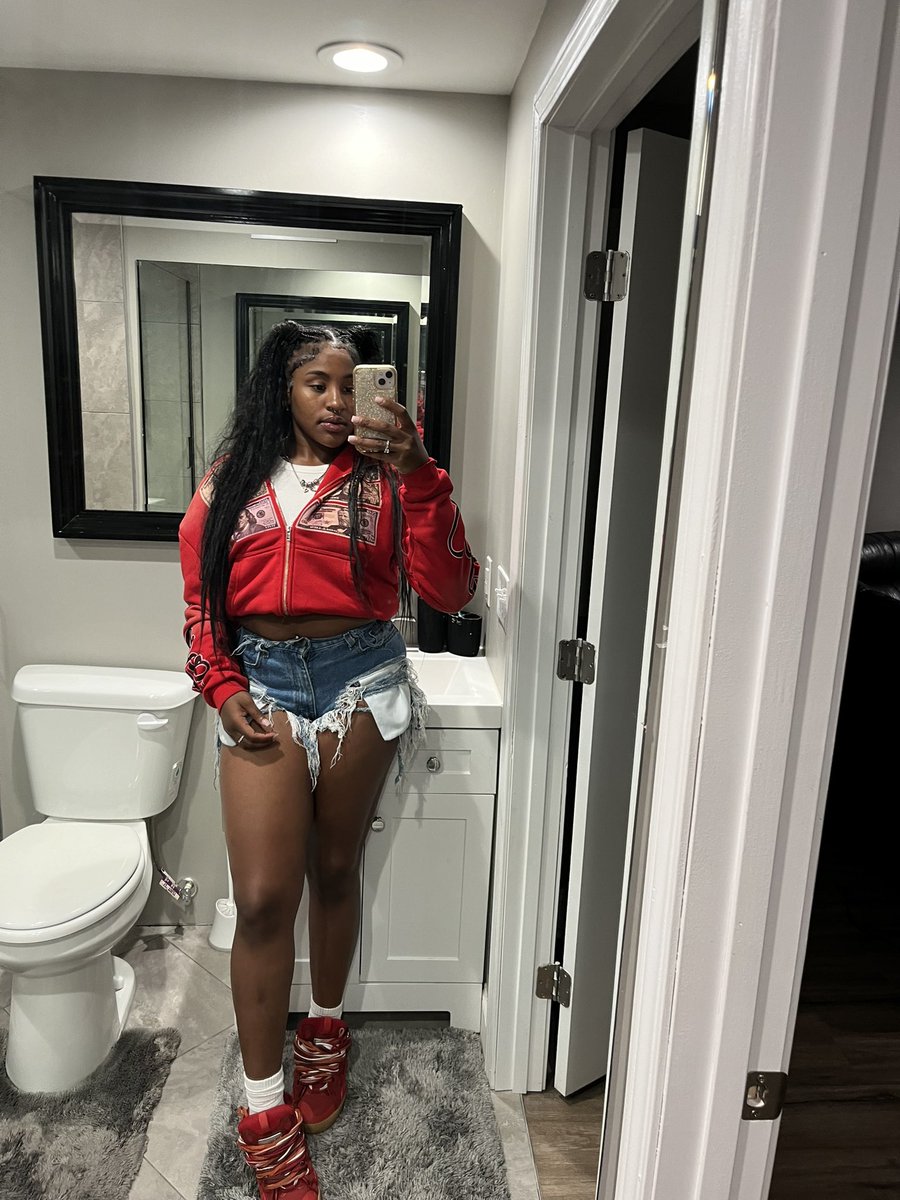 maddidorr's tweet photo. 🌸ain been on here in a while https://t.co/5AnTurjgdE