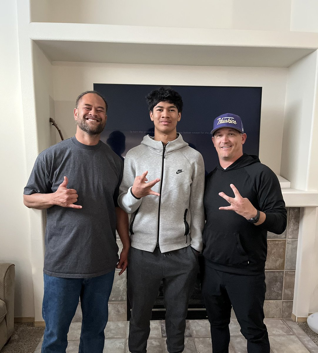 Ramzak Fruean (@frueanramzak) on Twitter photo Thank you so much <a href="/CoachBOdom/">Brian Odom</a> For coming by today for a home visit, had a great time talking life and ball with you!!!☔️☔️☔️<a href="/UW_Football/">Washington Football</a> Thank you so much <a href="/CoachBOdom/">Brian Odom</a> For coming by today for a home visit, had a great time talking life and ball with you!!!☔️☔️☔️<a href="/UW_Football/">Washington Football</a>
