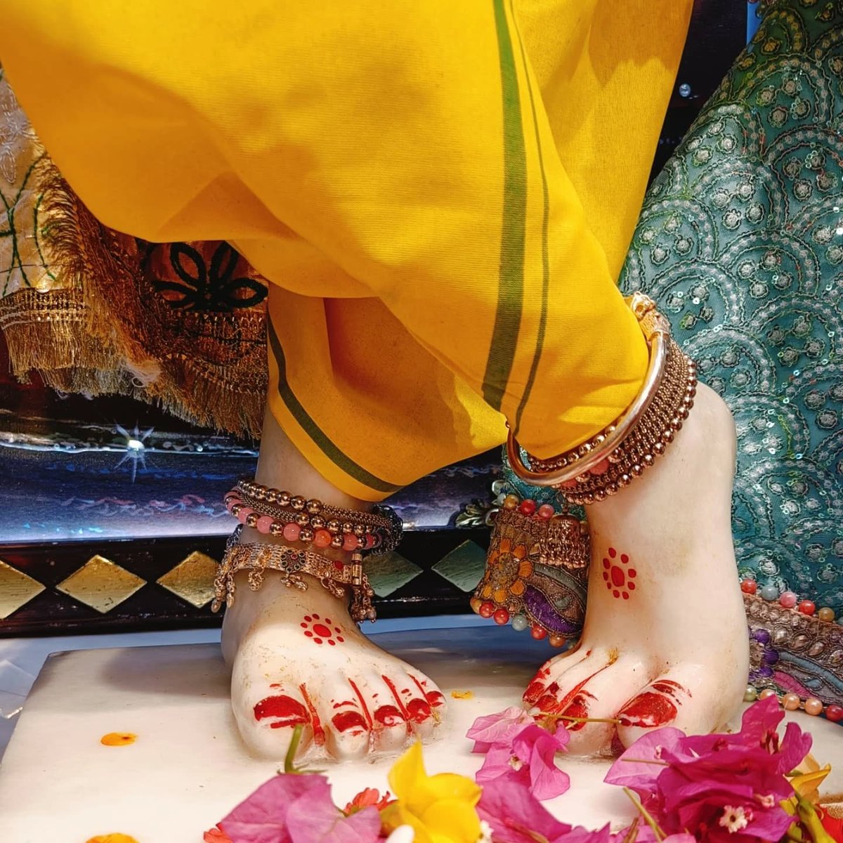 Merabharatms's tweet photo. 19/05/2025 Today. The supernatural decoration visit of Shri Priyakant Ju Temple Vrindavan (Mathura) #Priyakant_Ju_Temple_Vrindavan #Nimbark #community
#DnThakurJi #vssct #vsscm #VssctOnline #thakurji #priyakant_ju #vrindavan #Darshan
#PriyakantJuMandirVrindavan https://t.co/MknDFP697F