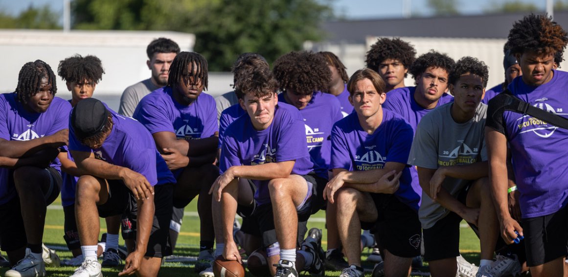 Koby De La Haye (@k5delahaye) on Twitter photo Thank you <a href="/AZ_HBCUFBCAMP/">AZ HBCU FB CAMP</a> and coaches for a great camp.
I’m ready for <a href="/GWCfootball/">Golden West College Football</a> Thank you <a href="/AZ_HBCUFBCAMP/">AZ HBCU FB CAMP</a> and coaches for a great camp.
I’m ready for <a href="/GWCfootball/">Golden West College Football</a>