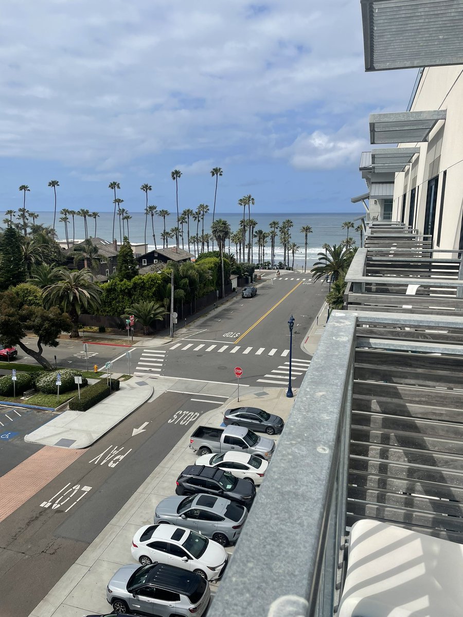 Aintyoumalcom tweet media