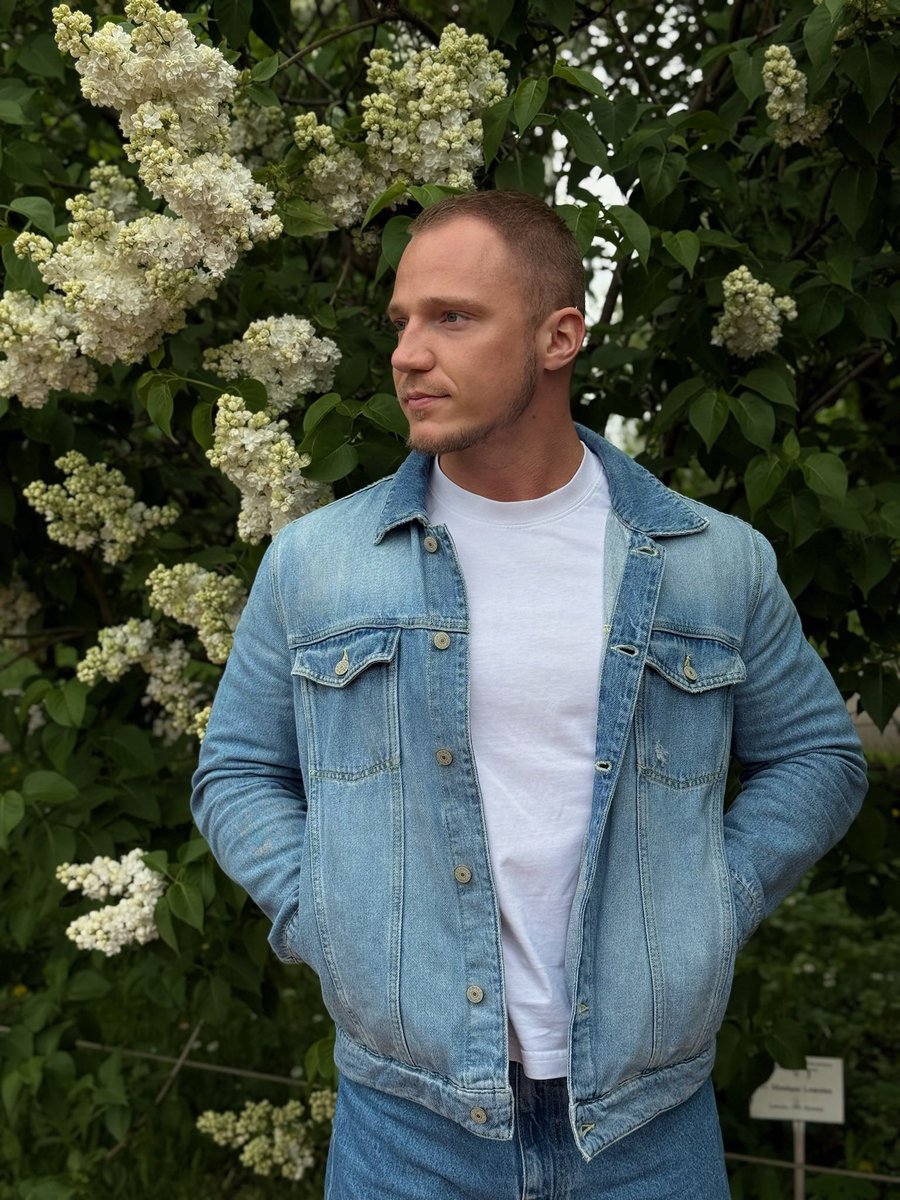 ouseswon's tweet image. Нанюхался сирени