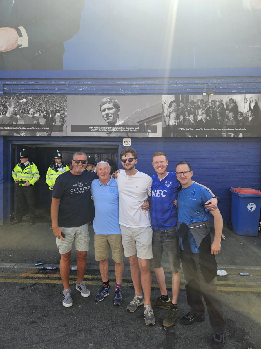 erm2urm's tweet image. Emotional day saying goodbye to the Old Lady where we shared wonderful times with family and friends. Remembering the ones that couldn't be with us 💙