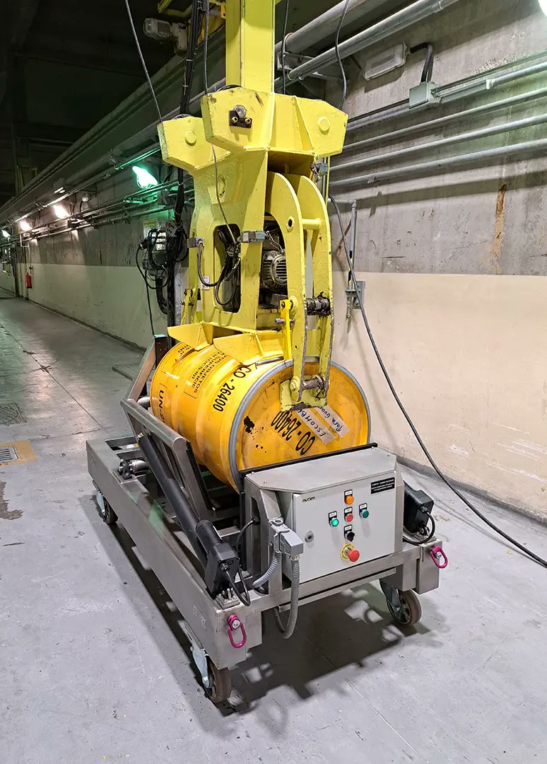 nusim_SAU's tweet photo. 🚛 En CN Cofrentes ya funciona nuestro robot AGV para mover bidones radiactivos sin exposición directa del personal.

Diseño 100% NUSIM, control remoto y guiado autónomo.

📽️ Mira cómo trabaja:
🔗 https://t.co/QSRhsW75uA

#Nuclear #Ingeniería #AGV #SeguridadRadiológica #NUSIM https://t.co/0Q8neMlCvq