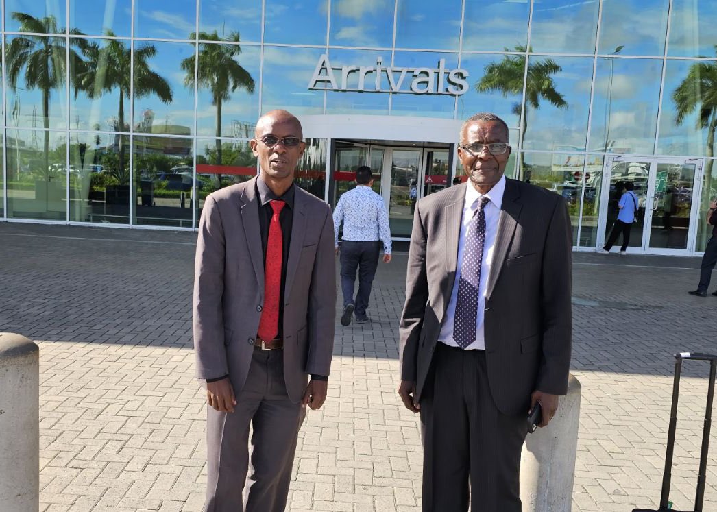 ayubu_madenge's tweet photo. Jaji Mkuu mstaafu wa Kenya yaani David Maraga aliyehudumu kwenye nafasi hiyo kwa miaka Mitano (5) yaani kuanzia 2016 hadi 2021 ametua Tanzania kwa ajili ya kuhudhuria kesi ya Tundu Lissu. https://t.co/41Q4VFZlUG
