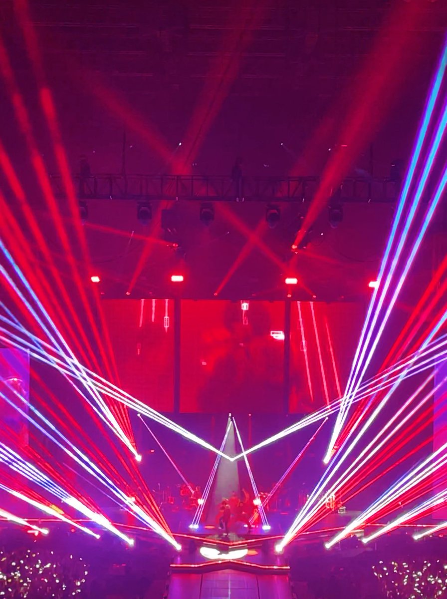 certifiedVIP_'s tweet photo. Sobrang ganda at expensive ng prod ni Gudo. Pailaw pa lang 'to. Andami pang factors, iyong stage and mga LED wall pa. May pa-drone shots pa live huhuhu.

BIGBANG, kayo naman next year! PLS.

#GDRAGONinBULACAN 
#UbermenschInBulacan 
#GDRAGON_ÜBERMENSCH https://t.co/A6epqNSTC6
