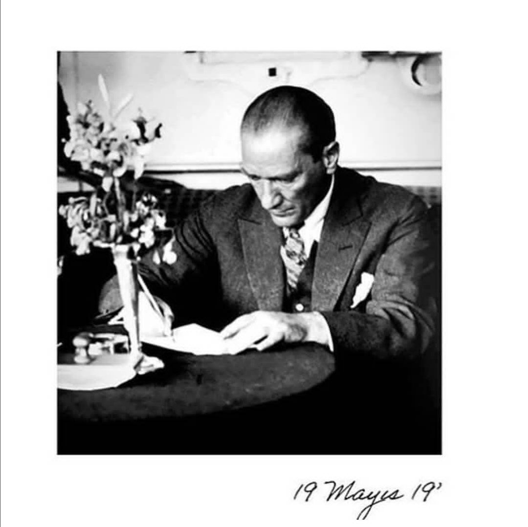 19 Mayıs 1919 "İşte benim doğum tarihim."
Ad günün kutlu olsun, sarı saçlım, mavi gözlüm.💙🤍
#19mayisataturkuanmagenclikvesporbayrami 🇹🇷