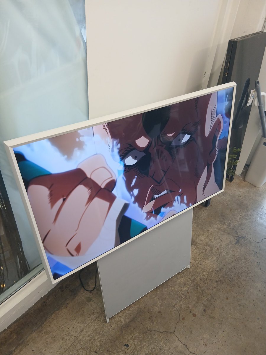 #2025암살팀카페 #LA_SQUADRA_ESECUZIONI
암팀카페 전프레 하나하나 뜯어보는데 진짜 엄청 많고 신경쓰신 티나서 너무 마음이 좋아지다ㅠㅠ...
갱스터 오빠들로 꽉낀 내부 디피도 너무너무 좋았고 오랜만에 암팀소녀들과 즐거운 시간을 보냈어요 짱~
평생 갱스터하기 선언~~♡