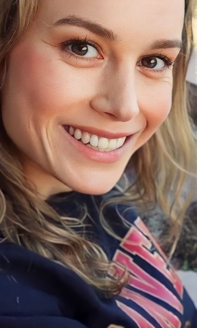 She makes me smile <a href="/CPDELindsay/">Erin Lindsay **Parody Acct**</a> ❤️😉💋