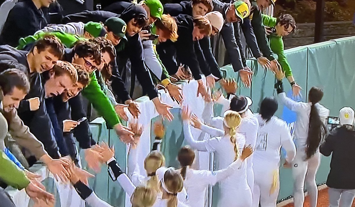 ScottWAllen16's tweet image. Ducks don’t play and neither does Duck Nation.
.
Packed the Jane.
.
Unbelievably thrilled for Coach Melyssa. This is the fruition of years of her hard work.
.
Staci Chambers: You are today’s Duck hero. Gutsy, tough.
.
💛🫶🏼💚
.
😳
.
🔥
.
.