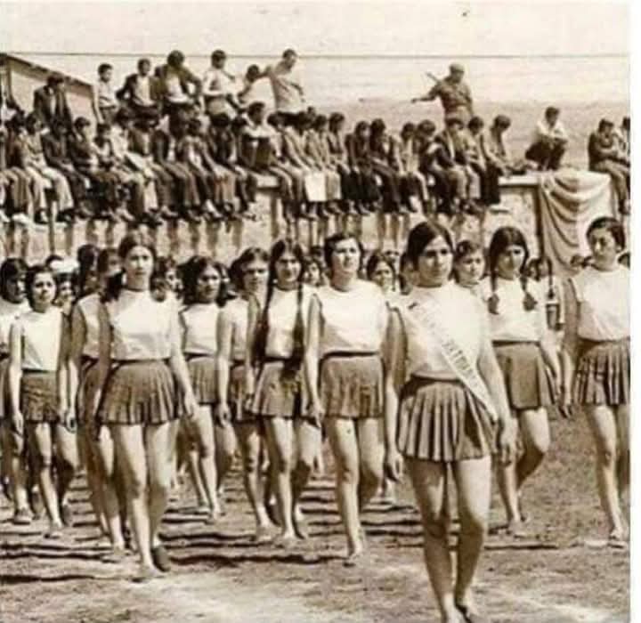 Müslüman Türk halkının 19 mayıs korkusu 
19 Mayıs, Kız çocuklarının okula gitmesinin önündeki en büyük engeldi
Kimse kız çocuğunu ilk okuldan sonra  çıplak olarak sergileyecekler diye okula göndermedi 
Anadolu'da kız çocuğu olan aileler 19 Mayıs törenlerinden korkardı. Kızlarını