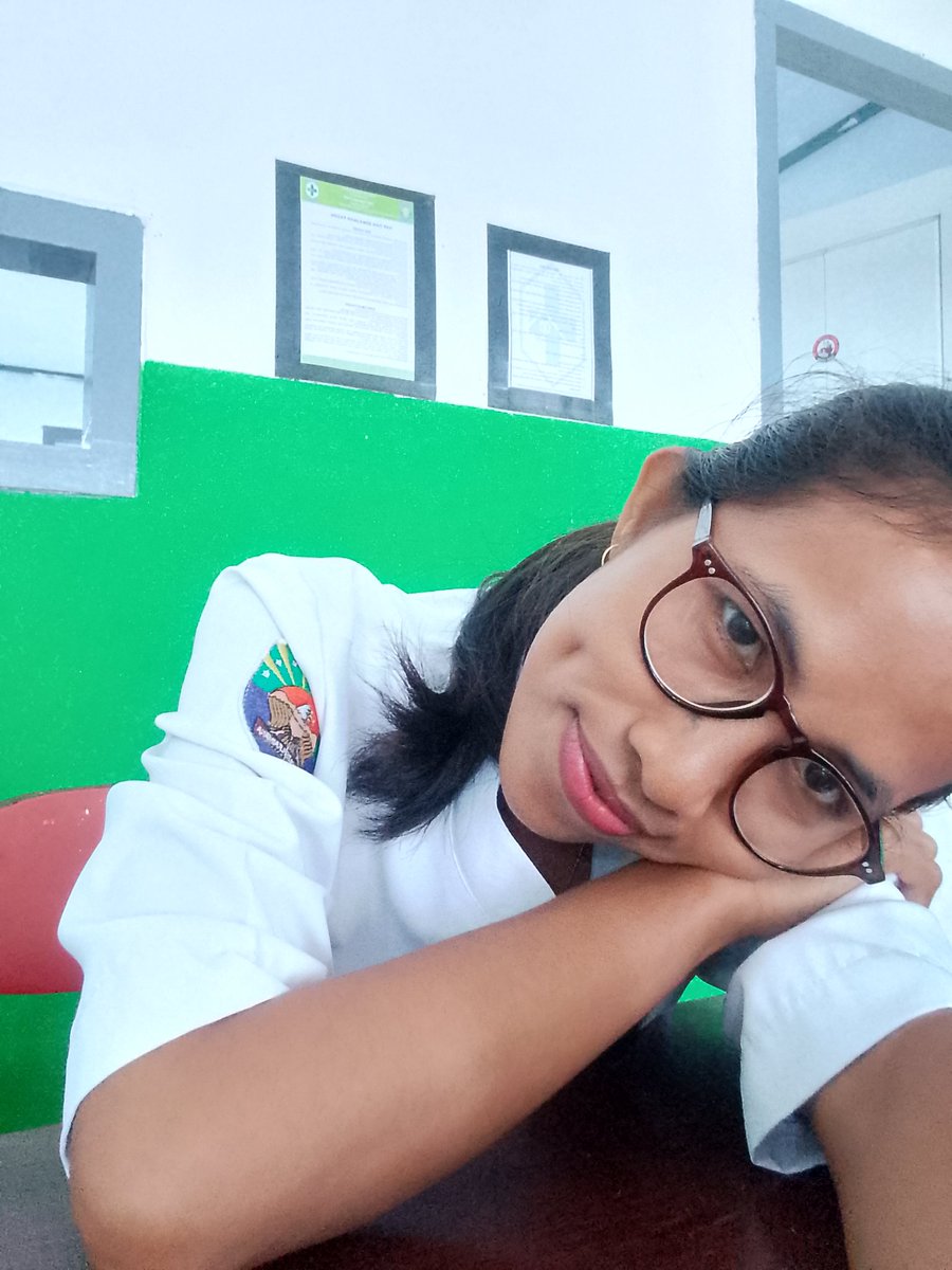 metrybalamakin's tweet photo. Semangat Senin 🙃 https://t.co/RYKx7PD9pY