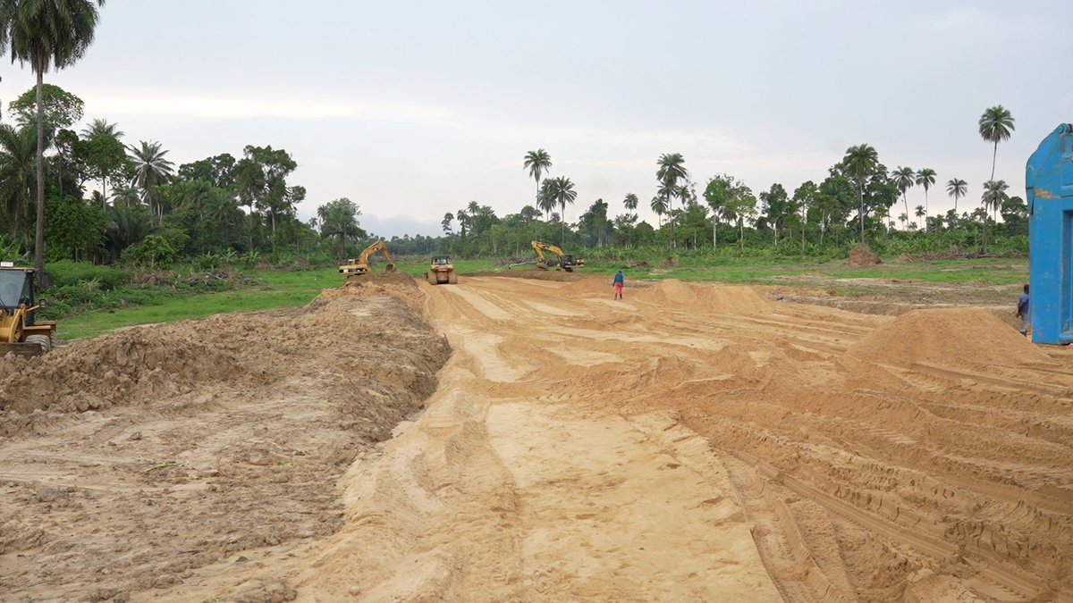 Prosperity: Angiama-Eniwari-Fonibiri Road Construction 

He is revolutionary; he has become the true agent of development. The landmark Governor of Bayelsa State is changing the landscape of the state delivering “Good” fortunes everywhere!

#DiriTheRoadMaster 
#EniwariRoadProject